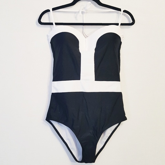 Other - Black and White Colorblock One Piece Swimsuit XL